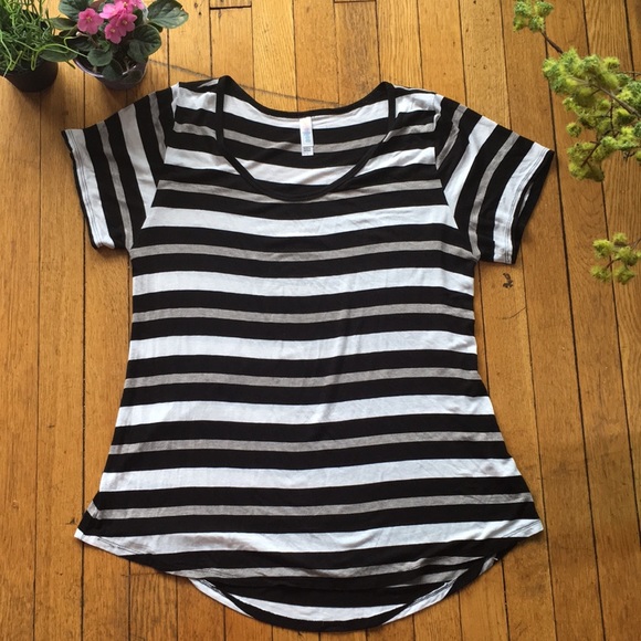 LuLaRoe Tops - LuLaRoe Striped Classic Tee